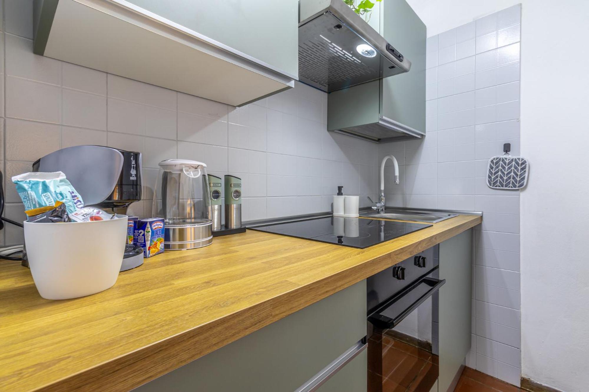 Ottonelli Street Stay- Wifi Fibra Free Tra Storchi & Centro Storico Modena Buitenkant foto